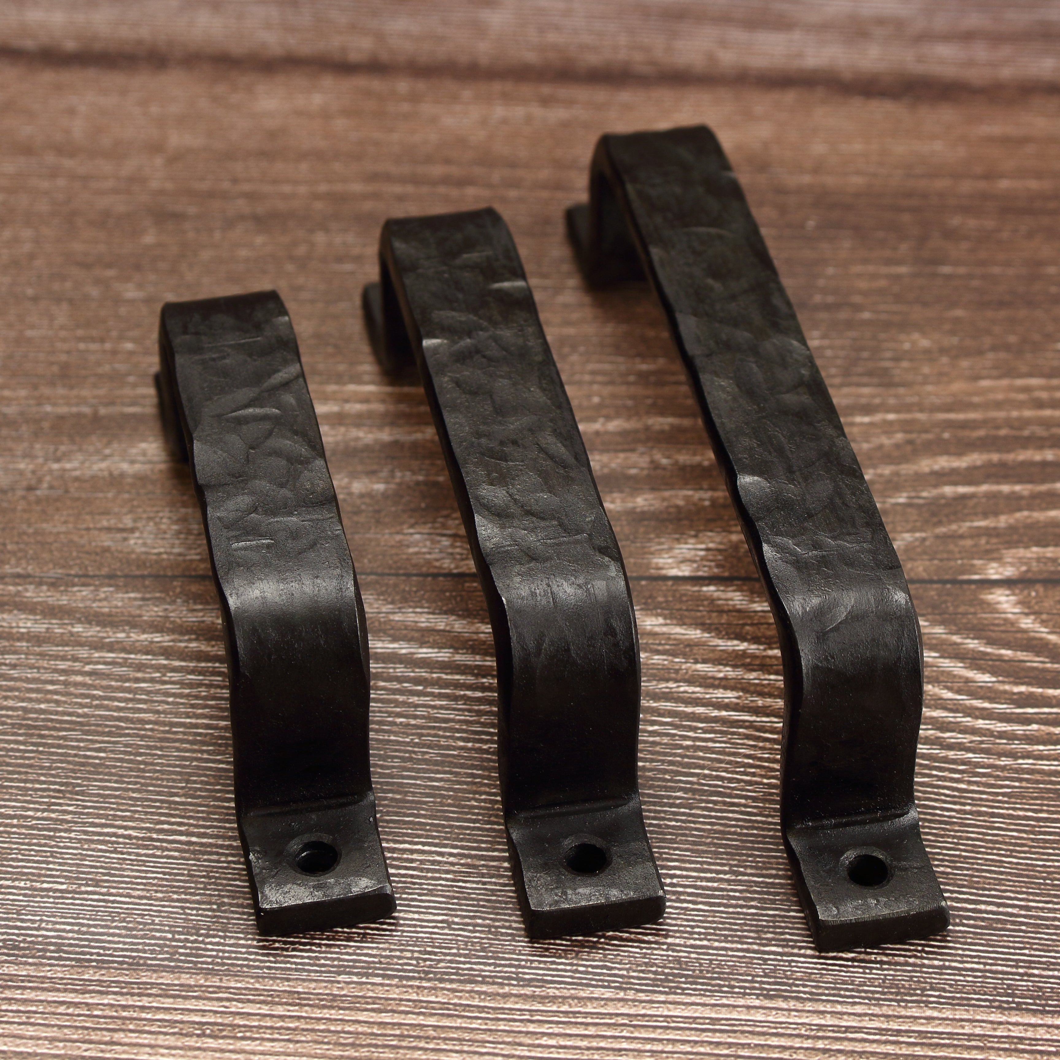 Hammered Barn Door Style Cabinet Pull - 3/4" Wide - Blackened - Individual
