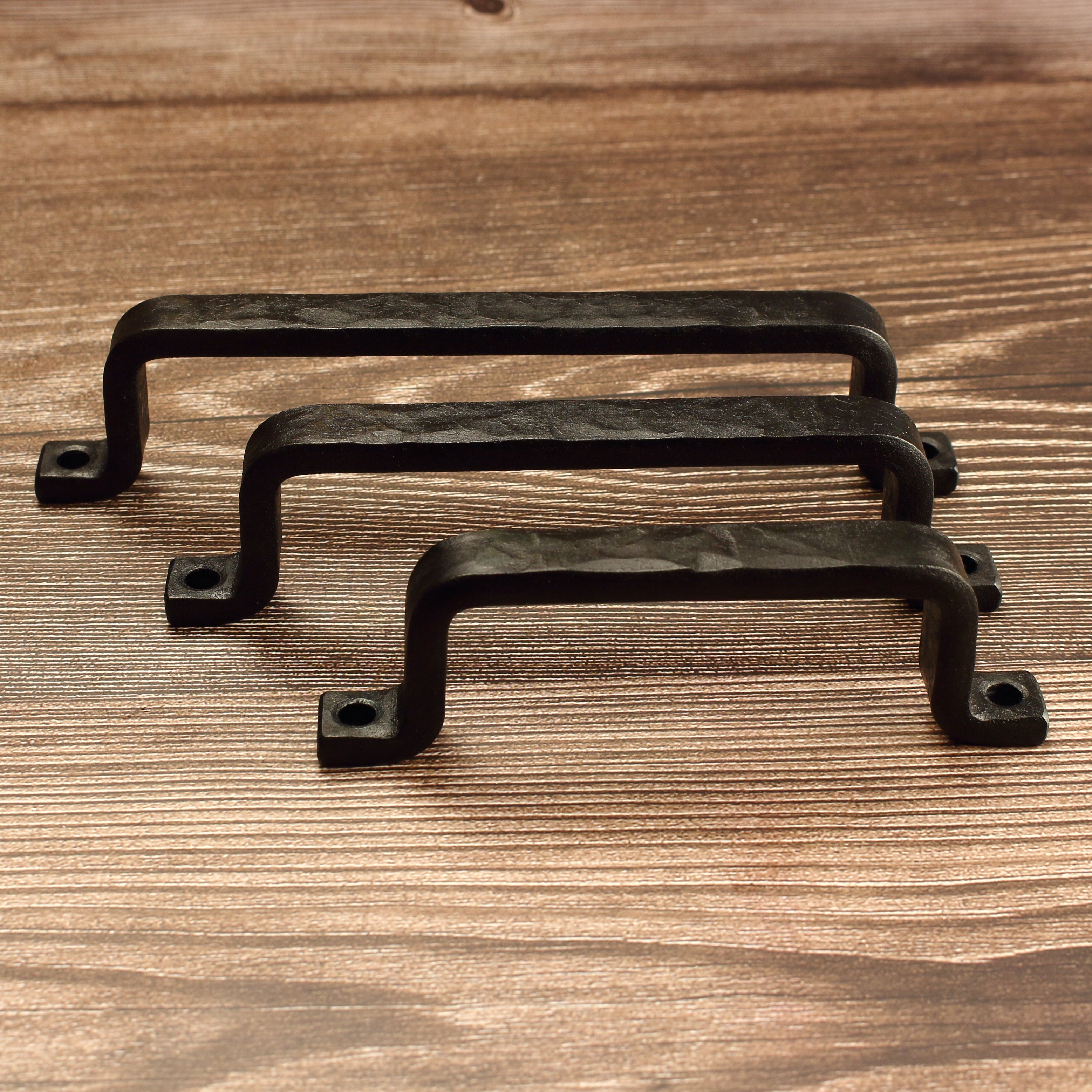 Hammered Barn Door Style Cabinet Pull - 1/2" Wide - Blackened - Individual