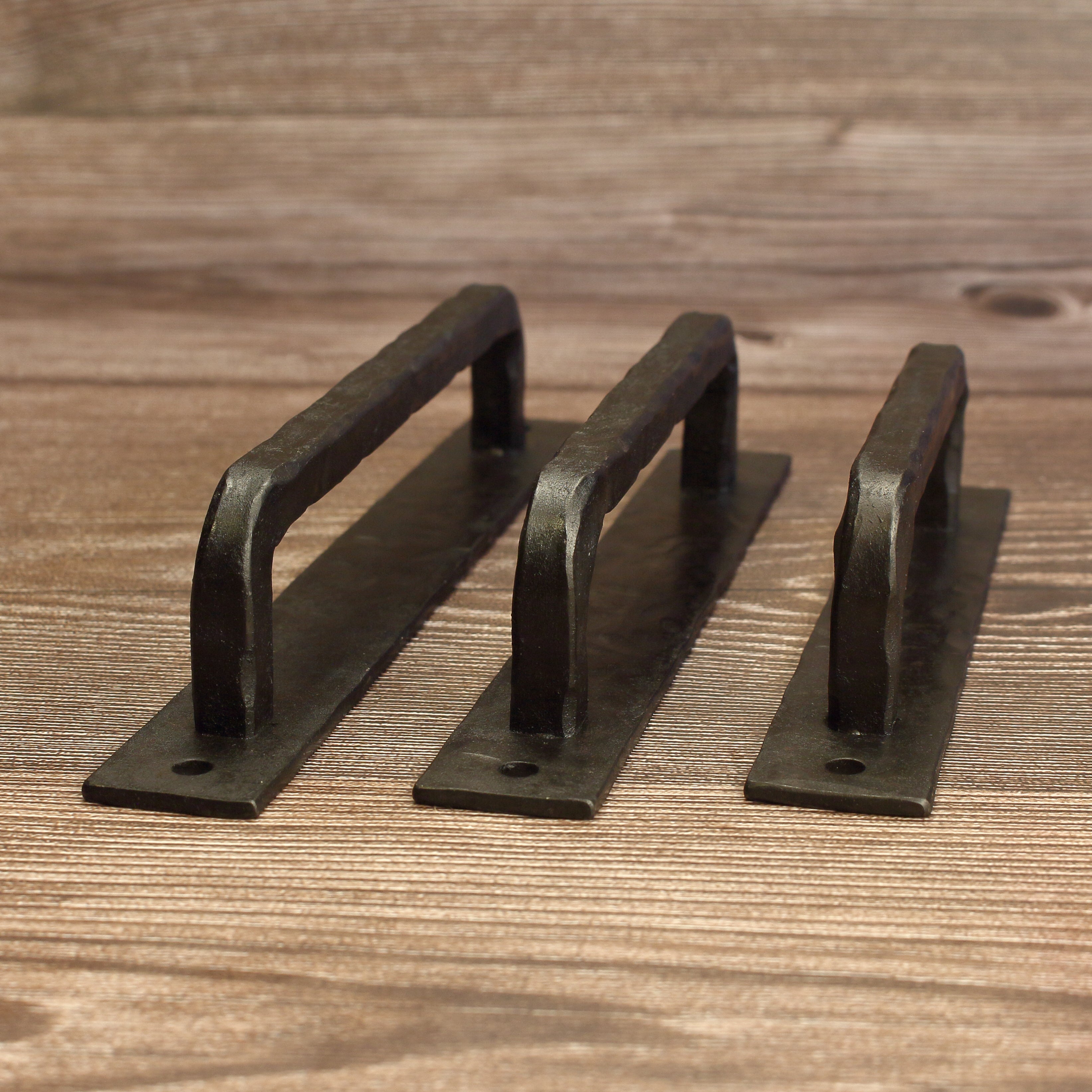 Hammered Backplate Cabinet Pull - Blackened - Individual