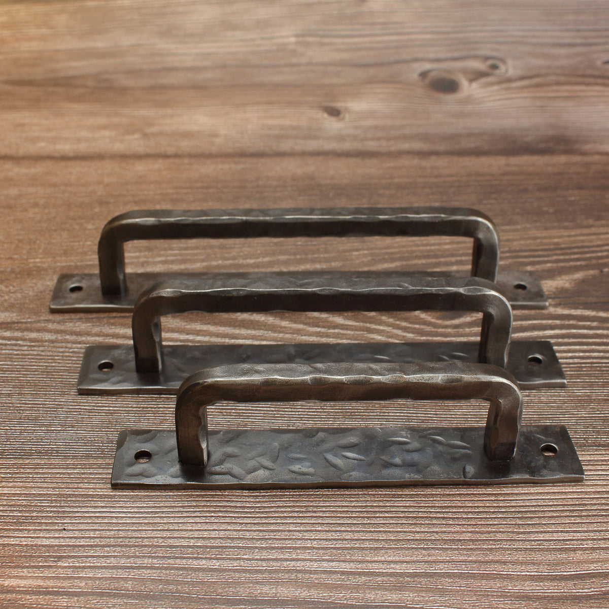 Hammered Backplate Cabinet Pull - Brushed - Individual