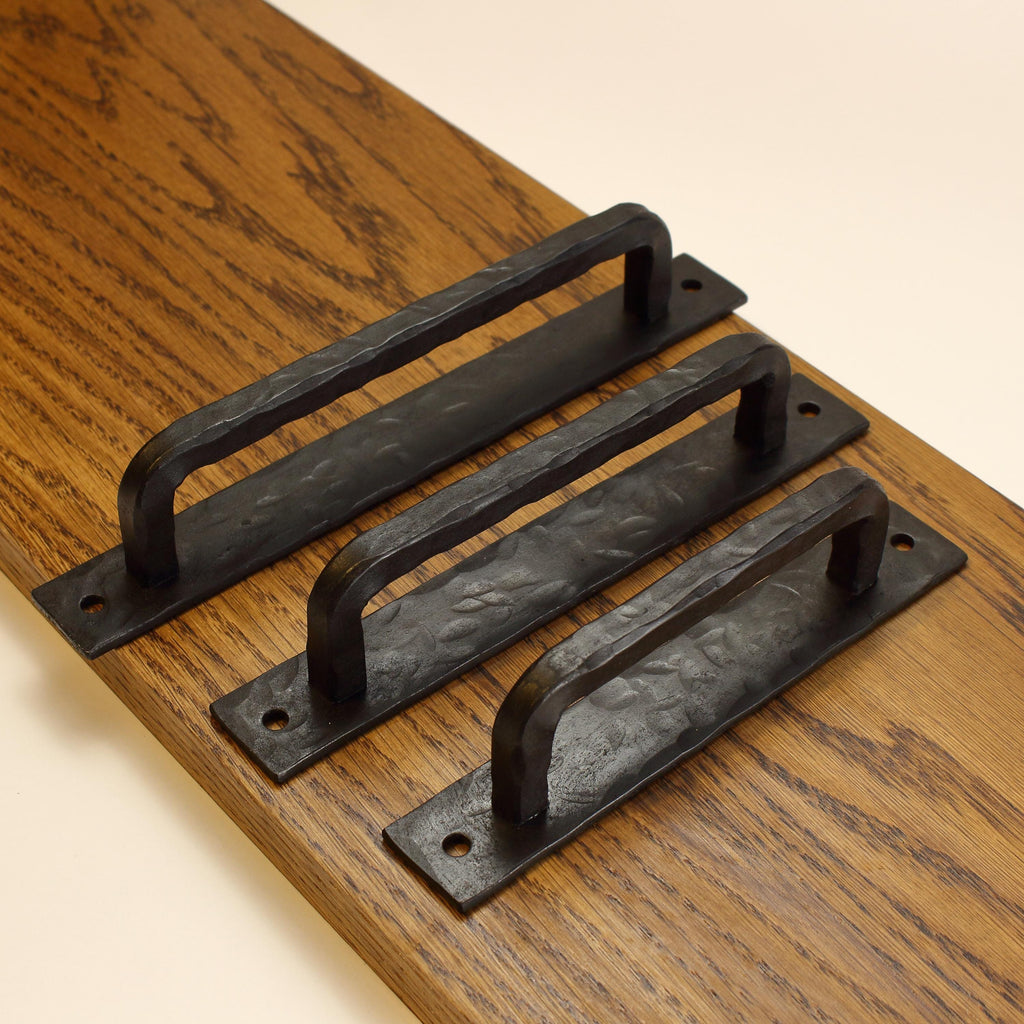 Hammered Backplate Cabinet Pull - Blackened - Individual