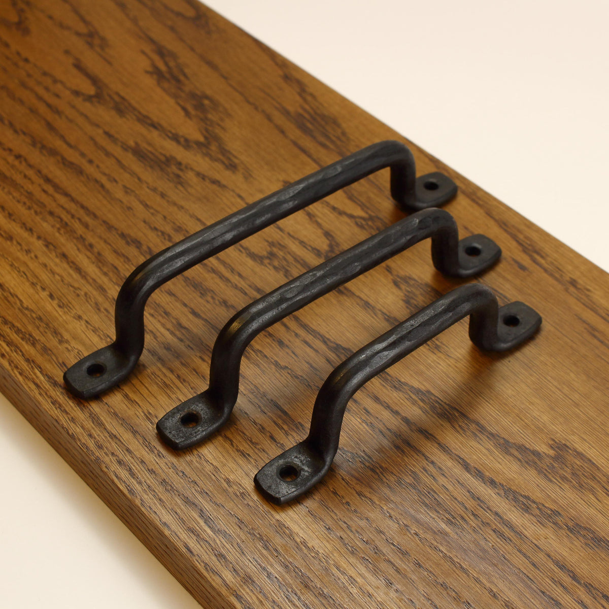 Hammered Round Foot Cabinet Pull - Blackened - Individual
